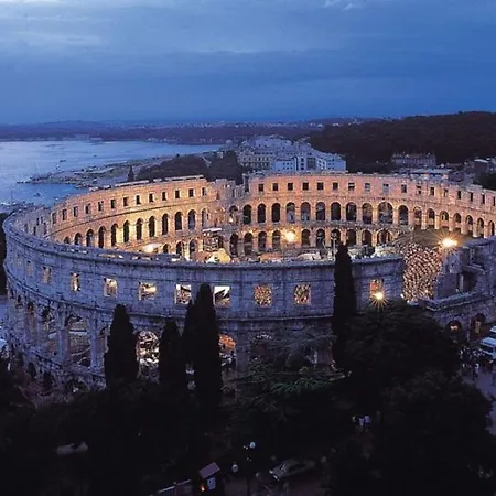 Center Holiday App Appartement Pula